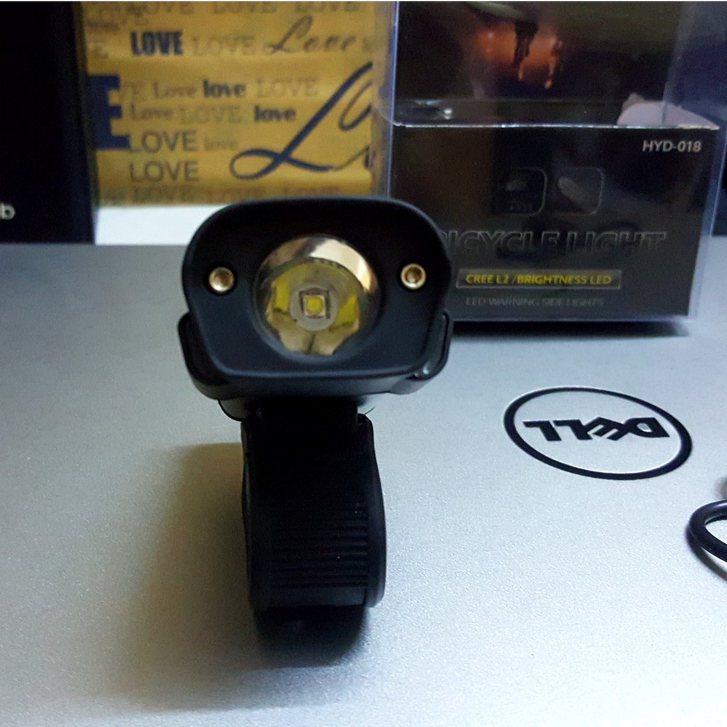 Đèn Xe Đạp BICYCLE LIGHT CREE L2 siêu sáng sạc USB pin 500mAh 6 chế độ sáng.