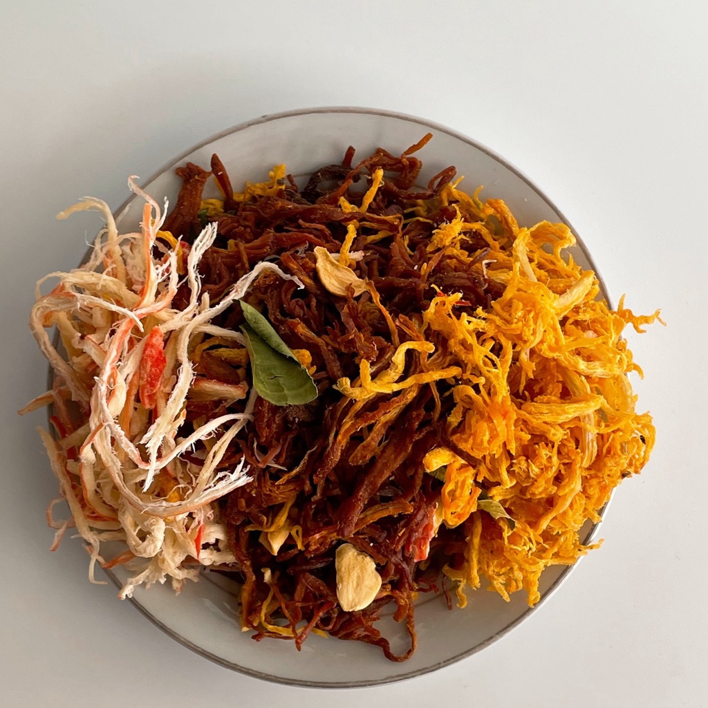 Khô gà mix khô mực, heo Lê Hải, 3 vị trong 1 hộp 300g, đồ ăn vặt | BigBuy360 - bigbuy360.vn