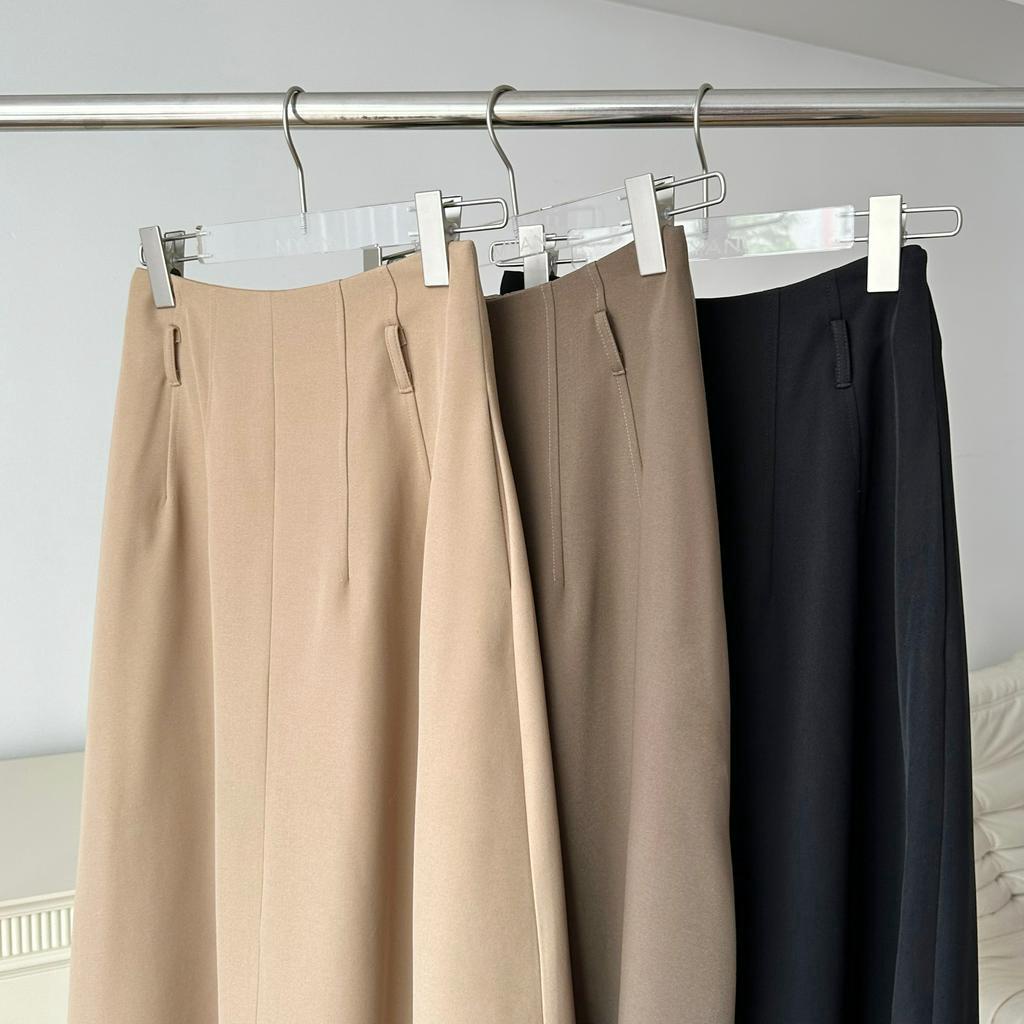 MYAN DESIGN Chân Váy Midi Basic Dáng Dài Xòe Cạp Cao Có Đỉa Lưng Màu Nâu Be Đen Đủ Size S, M, L XL Vvn052304