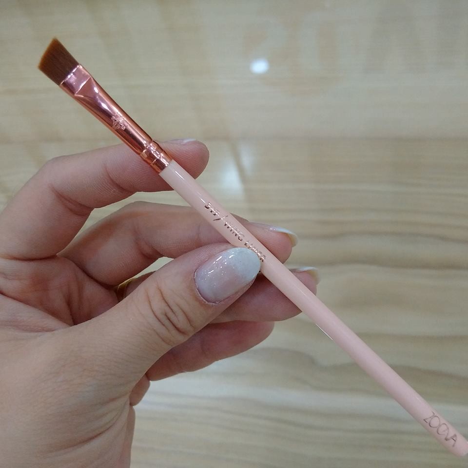 BỘ CỌ ZOEVA 8 CÂY ROSE GOLD