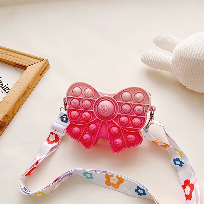 Túi Đeo Chéo 2022 Bằng Silicone Phong Cách Phương Tây Cho Trẻ Em