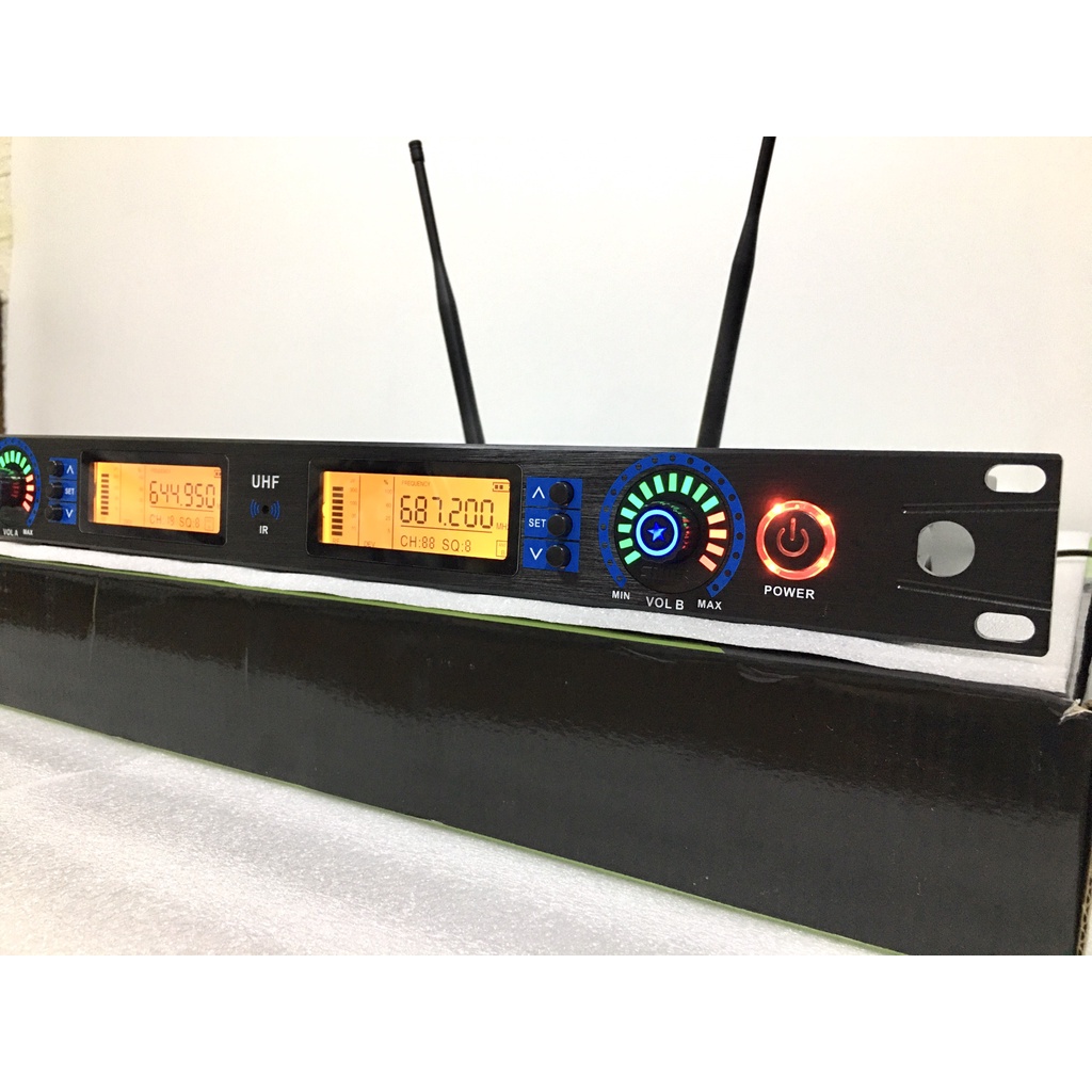 Micro Không Dây SHURE UGX 888 Tự Ngắt,Dò Sóng Chỉnh Tần Số Hiện Đại. Dòng Karaoke Cao Cấp Quán Hát.