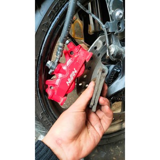 MÁ PHANH TRƯỚC RACING CAO CẤP HÀNG CHÍNH HÃNG MÔTR BẠNGUN LẮP ĐẶT HONDA CB300R- CB150R và CBR650R-CB650R