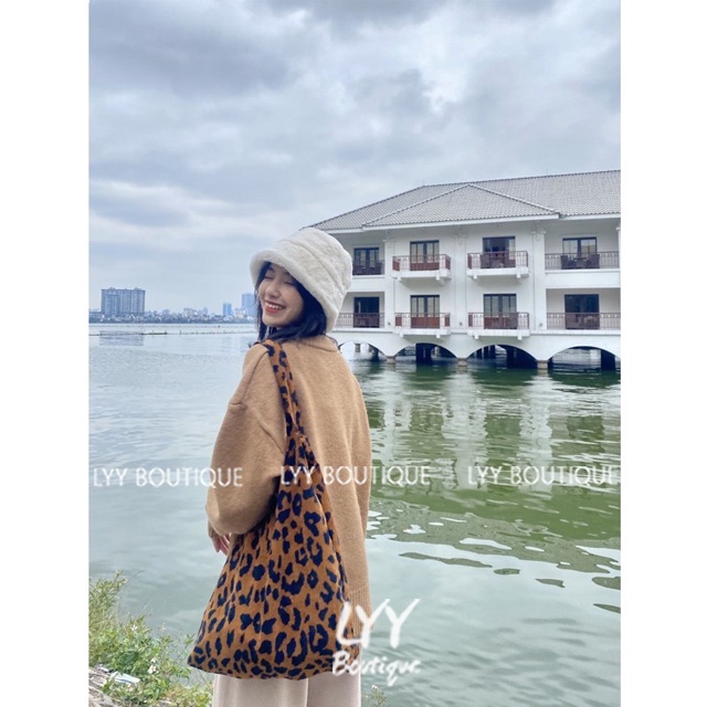 Áo len trơn basic cổ tròn chất len lông thỏ dày Quảng Châu LYY BOUTIQUE | BigBuy360 - bigbuy360.vn