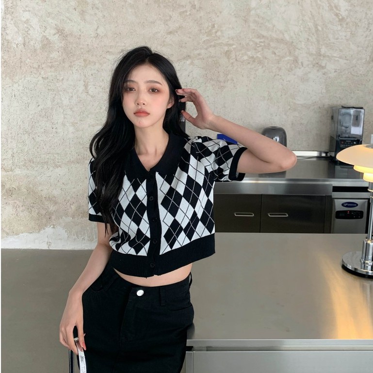 QADCOL Áo sweater nữ dệt kim cổ polo tay ngắn họa tiết sọc caro trẻ trung