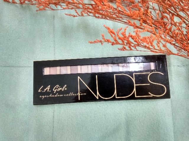 Palette phấn mắt LA Girl Nudes