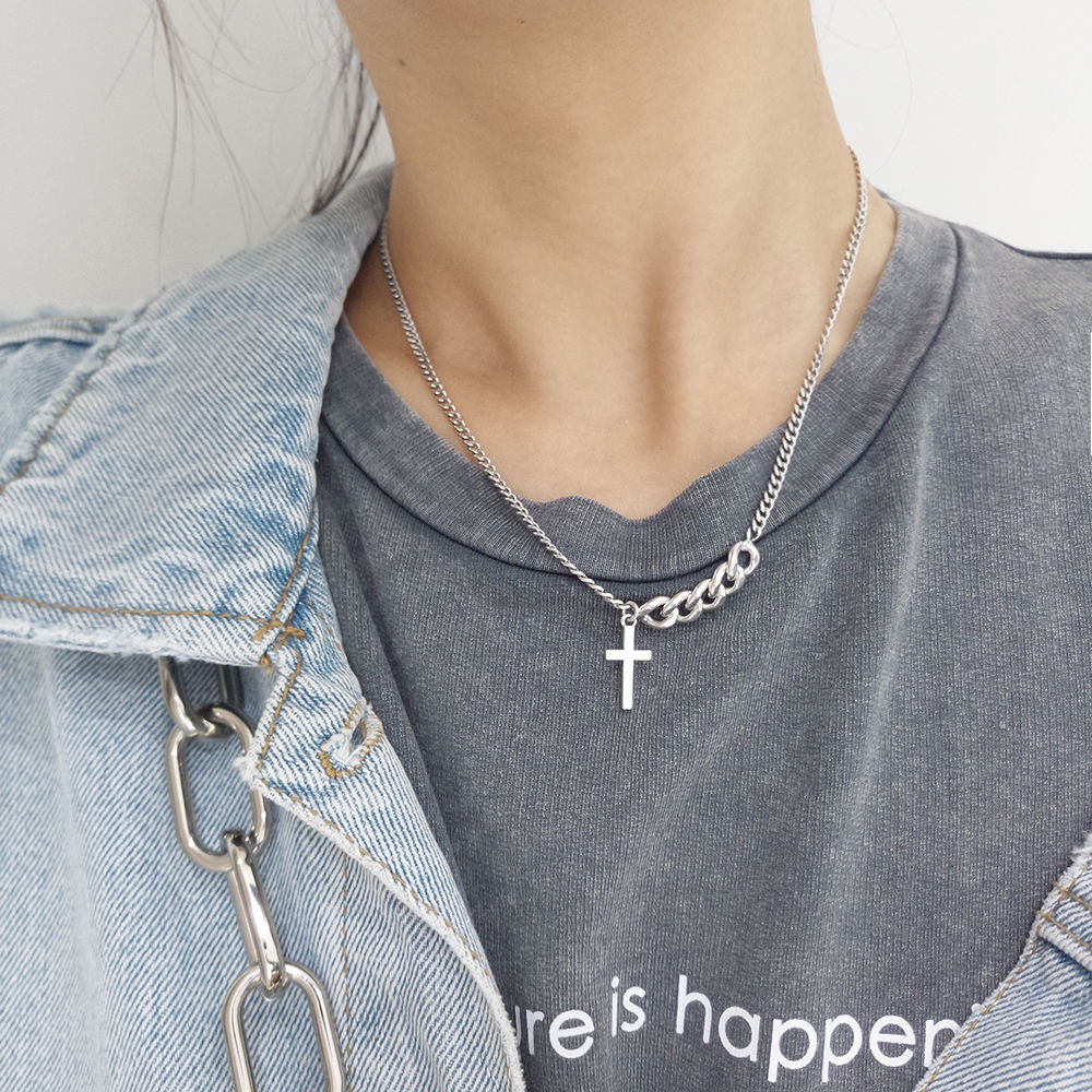 Dây Chuyền Mặt Thánh Giá Phong Cách Retro
