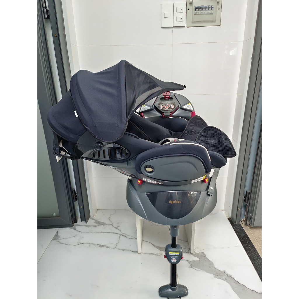 THANH LÝ GHẾ NGỒI ÔTÔ CHO BÉ - APRICA FLADEA XOAY 360 ĐỘ