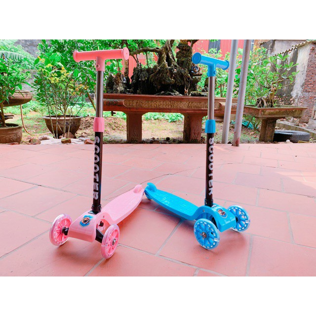 XE TRƯỢT SCOOTER 3 BÁNH PHÁT SÁNG CHO BÉ