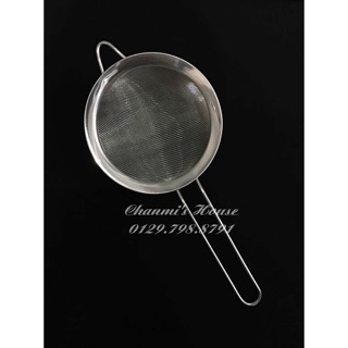 Rây bột có tay cầm