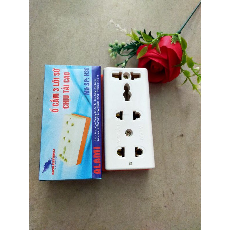 ổ cắm 3 lỗ vinamax