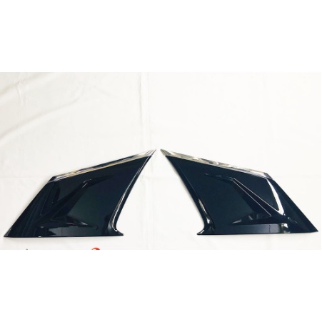 Ốp mang cá sau xe Toyota Corolla Cross, ốp trang trí kính sau xe Toyota Cross 2020-2022