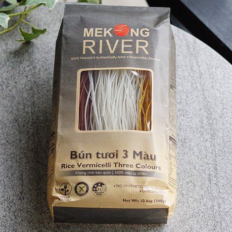 Bún Tươi MeKong River các loại 300g (Củ nghệ, gạo huyết rồng, truyền thống, 3 màu,..)