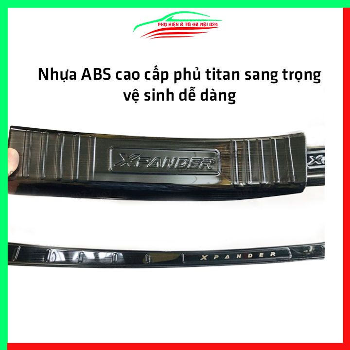 Ốp chống trầy cốp Mitsubishi Xpander 2018-2020  vân titan