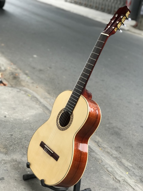 Guitar classic gỗ hồng đào - tặng kèm bao da, capo,.... - bảo hành 12 tháng