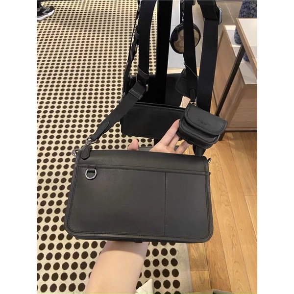 Túi đeo chéo coach Heritage tặng kèm túi nhỏ