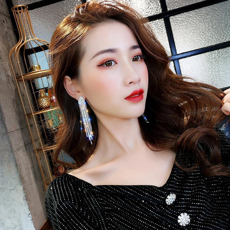 Bông Tai Dáng Dài Phối Tua Rua Phong Cách Âu Mỹ