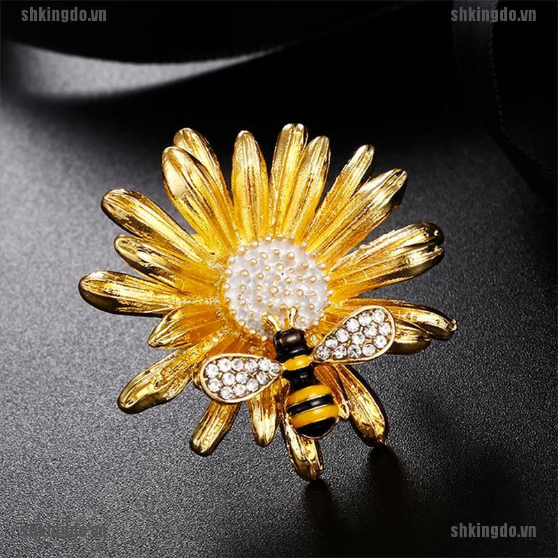 Trâm Cài Áo Hình Con Ong Và Hoa Cúc