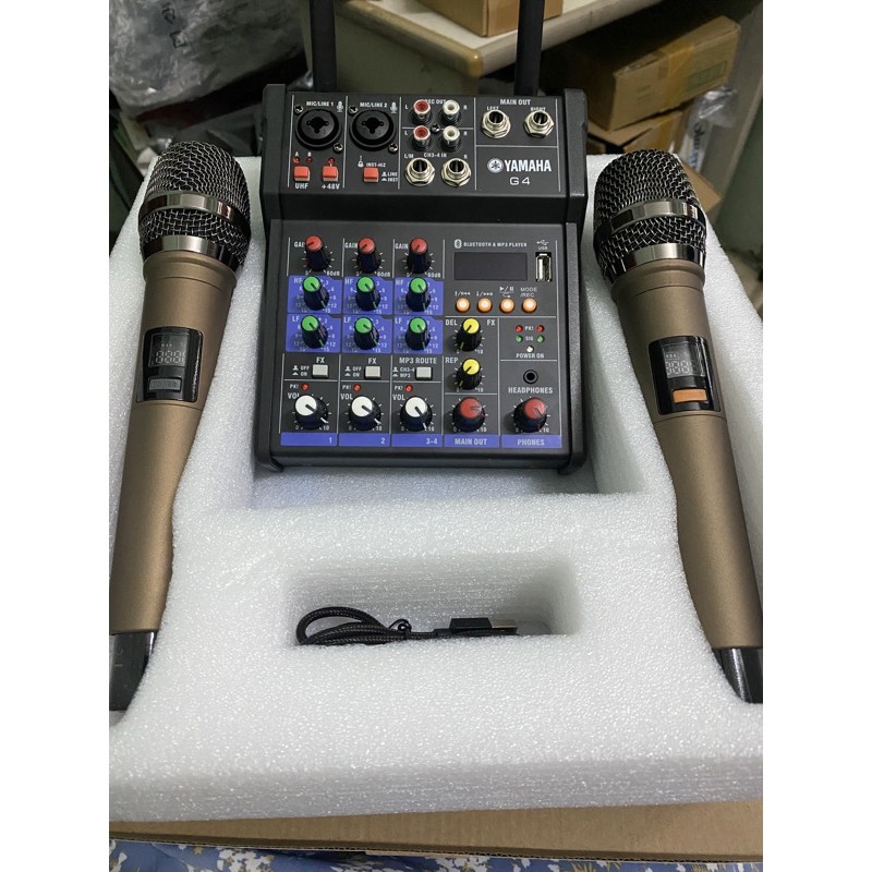 Bàn Mixer G4 live stream được hỗ trợ màn hình LED có bluetooth kiêm 2 mic không dây tiện cho oto loa kéo và các loa khác