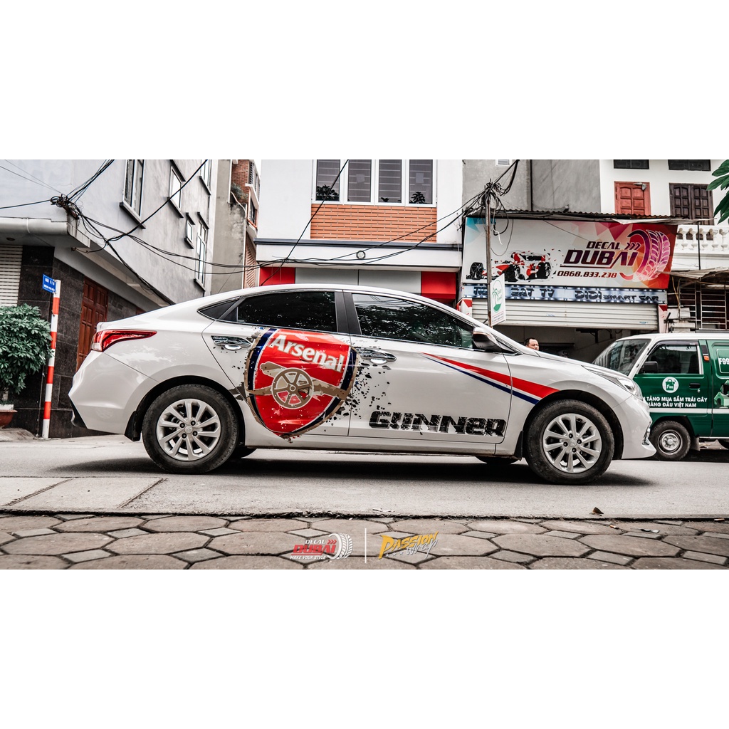 TEM ACCENT ĐỘI BÓNG ARSENAL DÁN ĐƯỢC CHO TẤT CẢ DÒNG XE MÀU XE
