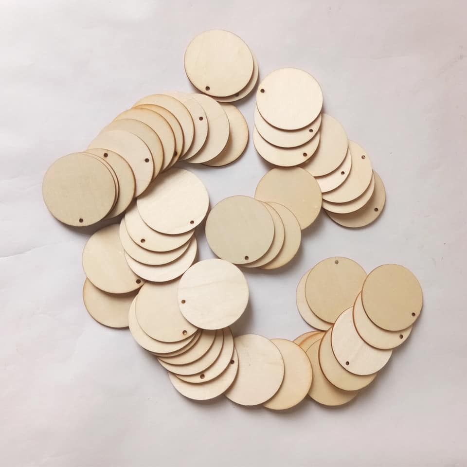 Gói 50 miếng gỗ tròn 5cm (có đục lỗ)
