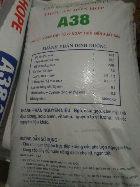 1kg cám - thức ăn cho vịt từ 21 ngày tuổi đến xuất hoặc làm mồi câu cá