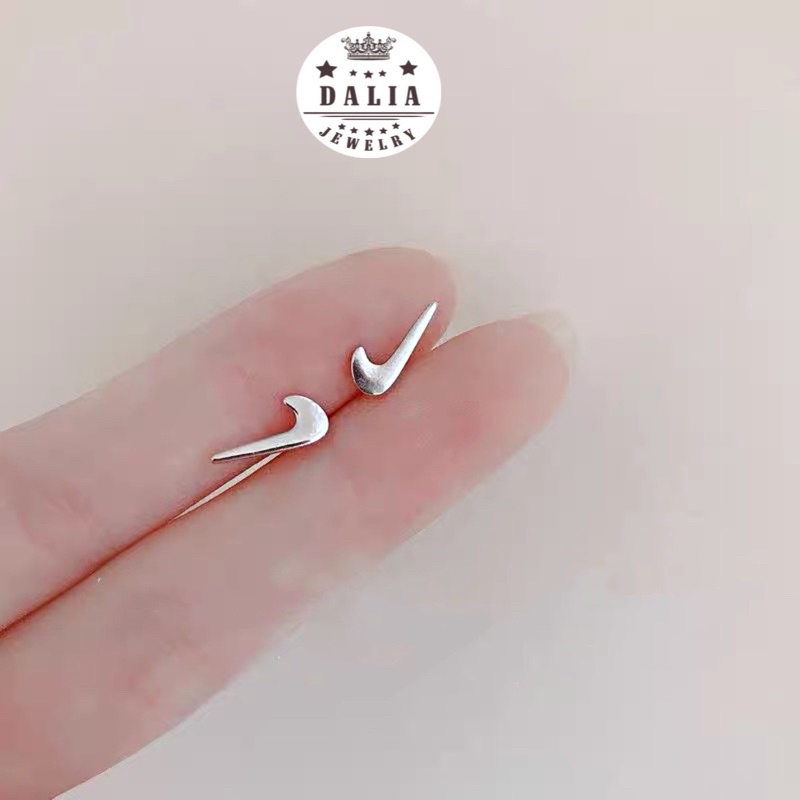 Bông tai bạc nữ hình mặt trăng khuyết DaLiA Jewelry khuyên tai trơn cá tính bạc chuẩn 925