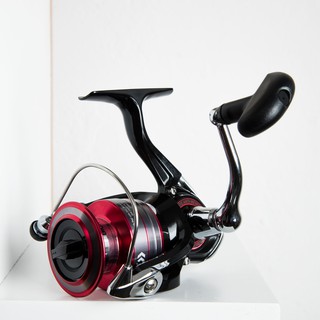 Máy đứng daiwa mg s size 2500 / 3000 / 4000 / câu cá