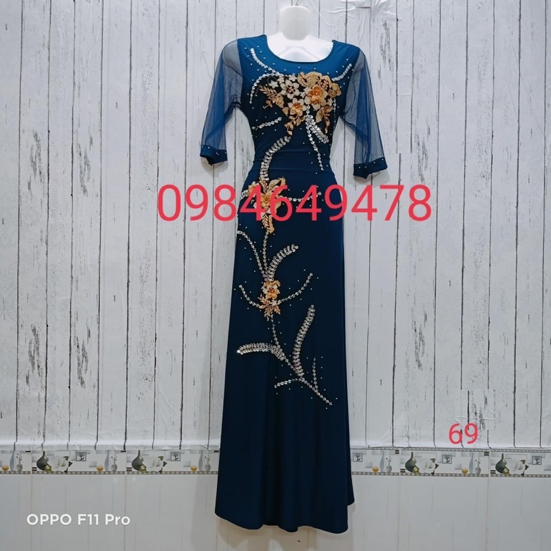 Đầm trung niên đi tiệc hình thật