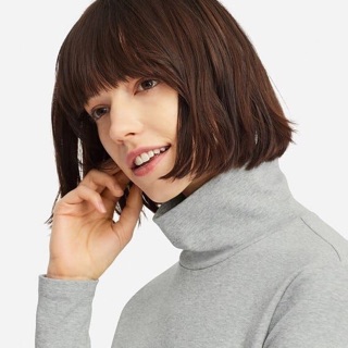 Áo thun cao cổ Uniqlo