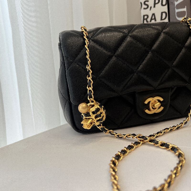 Túi xách nữ C.N classic mini charm ball sz2pcm da mịn mềm đẹp dã man fullbox vip nam châm