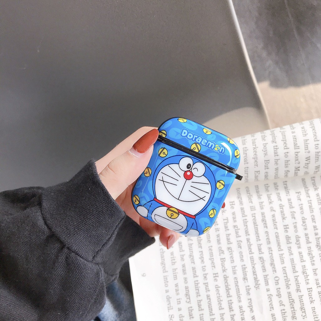 Mềm Vỏ Bảo Vệ Hộp Sạc Tai Nghe airpods 1 / 2 Hình Doremon Kèm Móc Treo Tiện Dụng