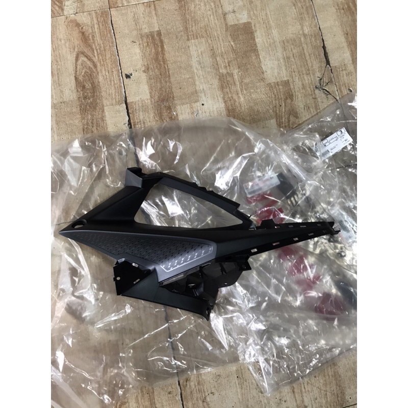 2 ốp yếm R15v3 zin chính hãng