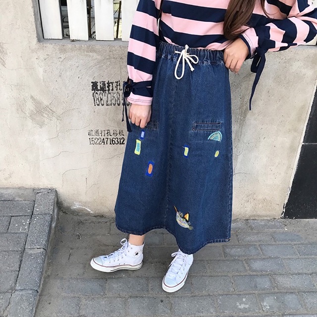 CHÂN VÁY JEANS THÊU 2 TÚI