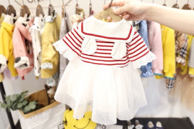 Váy kẻ caro đỏ