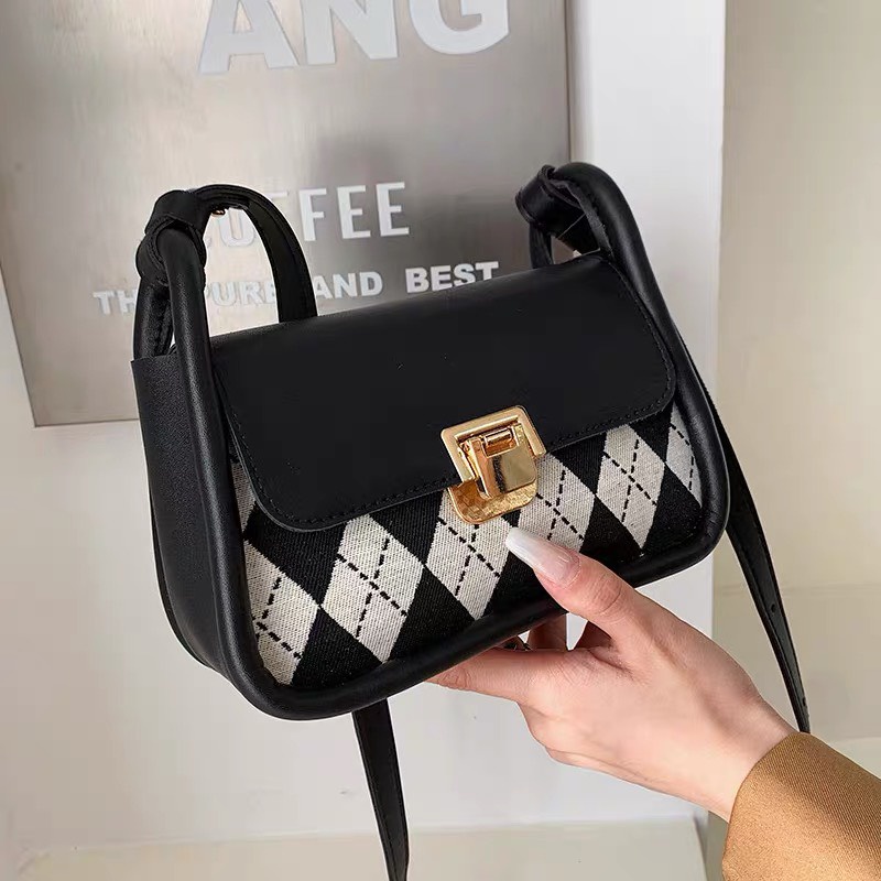 Túi xách đeo chéo nữ giá rẻ đẹp đi chơi phong cách thời trang hàn quốc dễ thương cute DC34