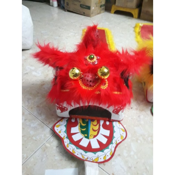 Đầu lân sư tử có pin đèn nháy sáng ở mắt có sẵn lưỡi và đuôi