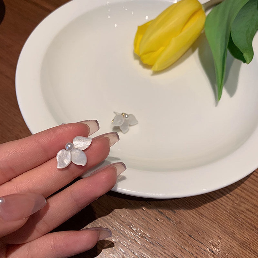 Khuyên Tai Kẹp Cỡ Nhỏ Họa Tiết Vỏ Sò/Hoa Trắng Phong Cách Hồng Kông Cổ Điển
