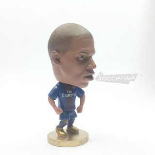 Tượng cầu thủ bóng đá Kylian Mbappe
