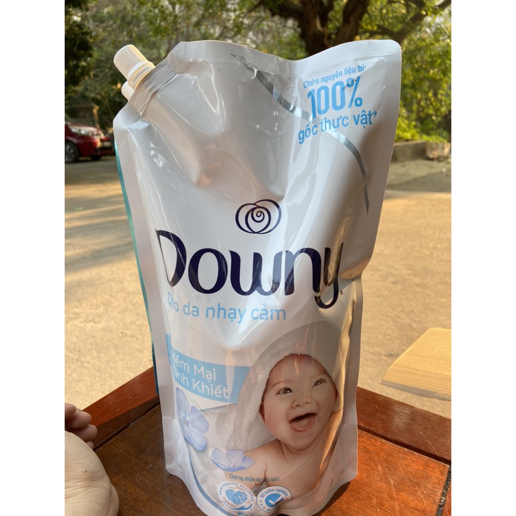 NƯỚC XẢ VẢI DOWNY EM BÉ CHO DA NHẠY CẢM 1.6L