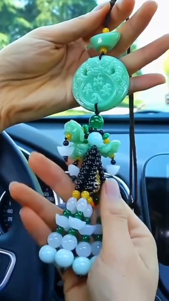 Khánh treo xe phong thủy với nhiều mẫu mã