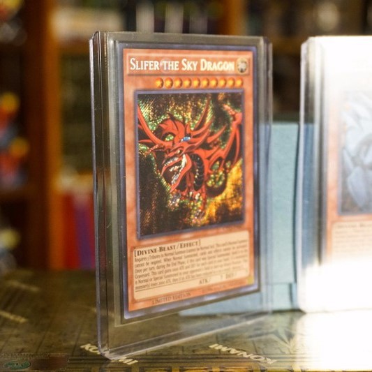 Lá bài vị thần Yugioh Osiris - Slifer The Sky Dragon CT13 - Secret Rare - Tặng kèm bọc bài nhựa Loader bảo quản