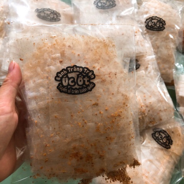 Bánh tráng lắc muối