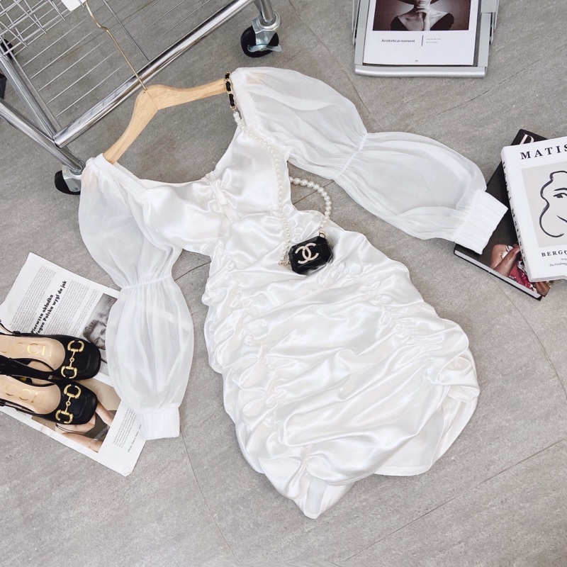 ĐẦM BODY TRẮNG CUT OUT NGỰC NHÚN TAY KHÚC PHỒNG