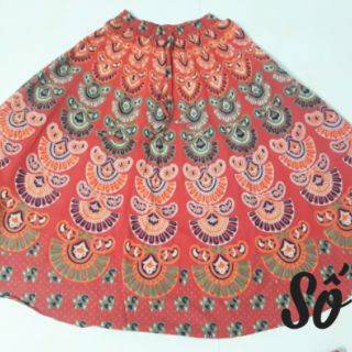 Chân váy boho, Ấn Độ tông đỏ