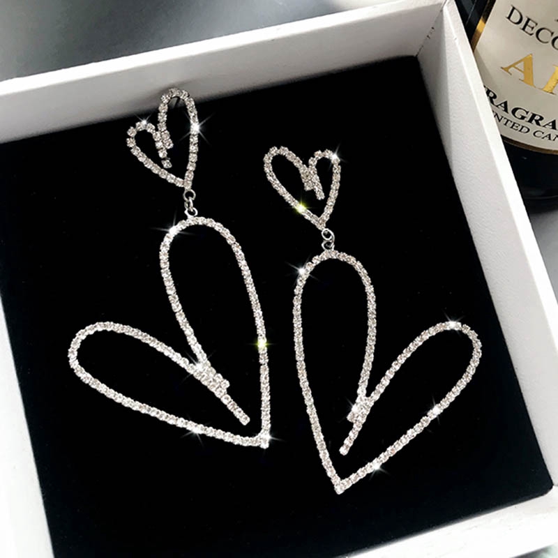 Đôi bông tai mạ bạc 925 hình trái tim đính kim cương giả