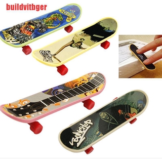 (DHN-COD)1X Mini Finger Board Skateboard Novelty Kids Boys Girls Toy Gift for Party 3.7″