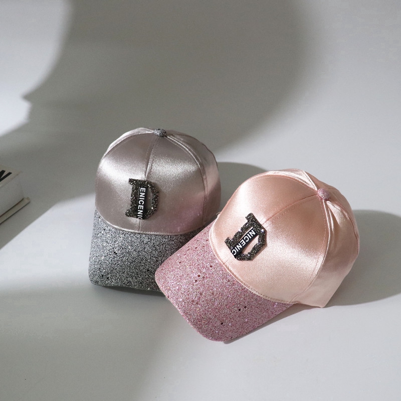 Young and dynamic Korean style cap for women