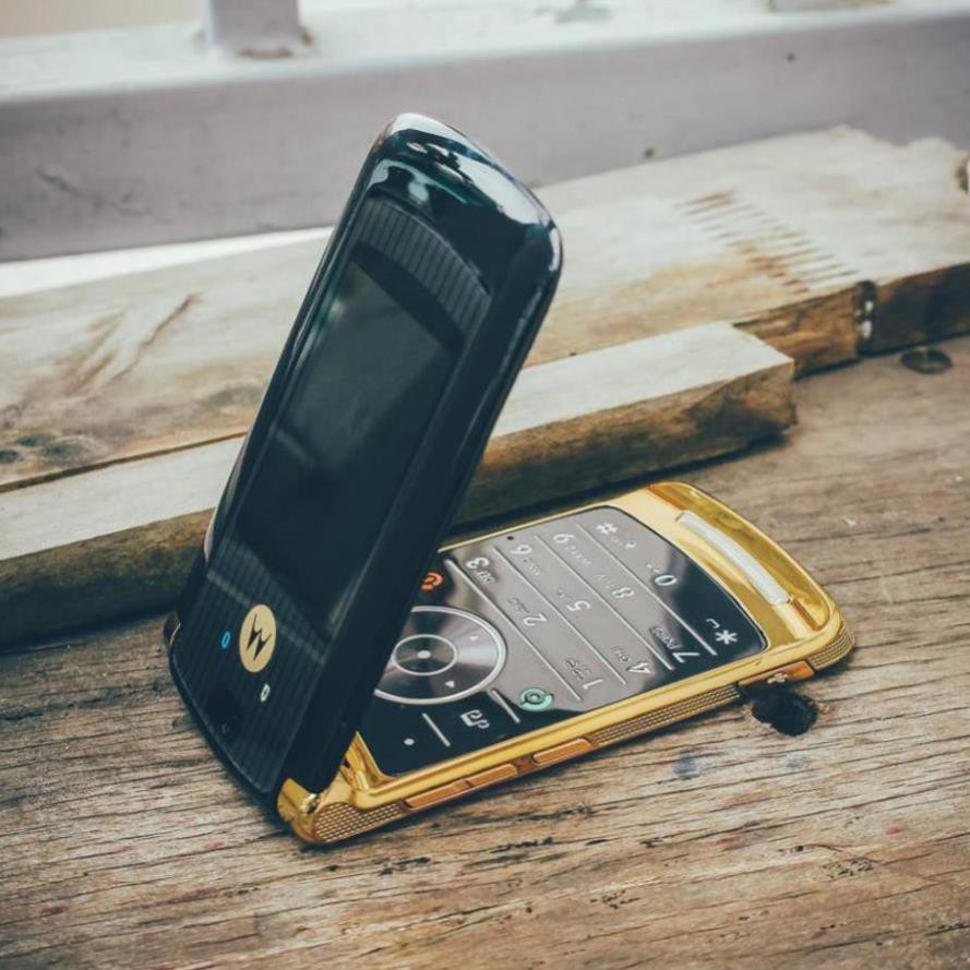 Điện thoại Motorola V8 gold tồn kho mới 99%