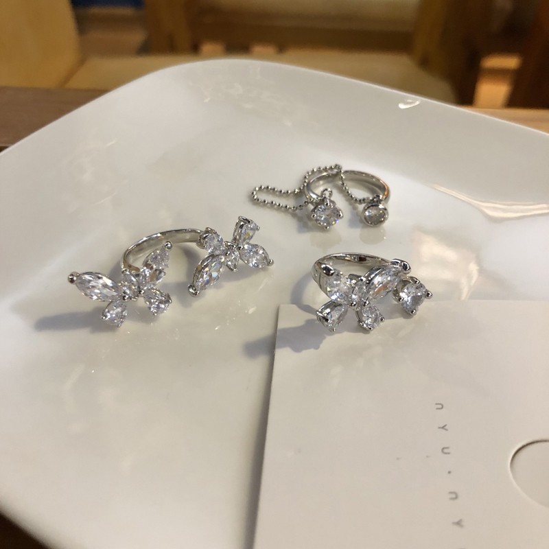 Nhẫn Hợp Kim Hình Bướm Đính Đá B0026